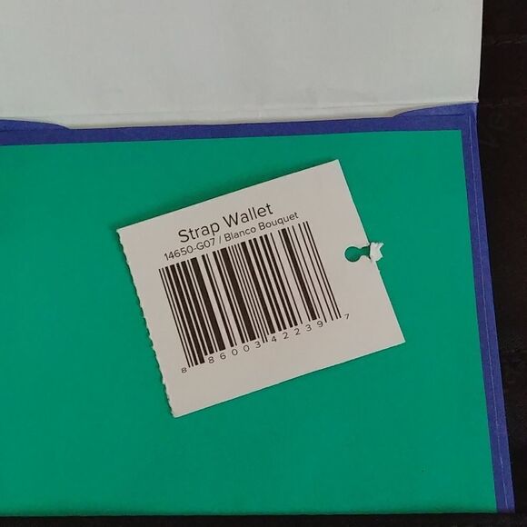 NWT VERA BRADLEY - NEW Crossbody Quilted Strap Wallet Blanco Bouquet Black Whi… - Picture 6 of 7